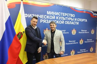 Игорь Ершов (слева) и заместитель министра минспорта области Виталий Шабанов